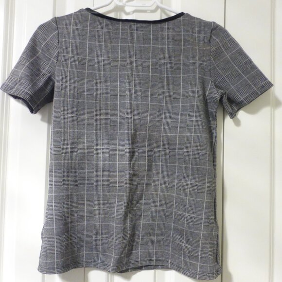 LE CHATEAU black and white checked houndstooth pattern short sleeve top - Picture 3 of 7